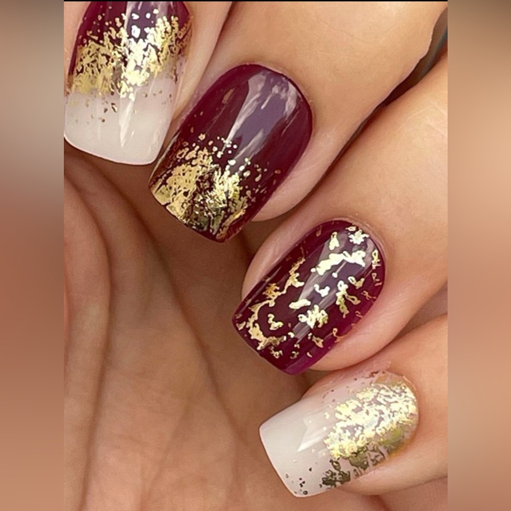 Red Aspen Press On nail dashes Glimmering Gena ACRYLIC line